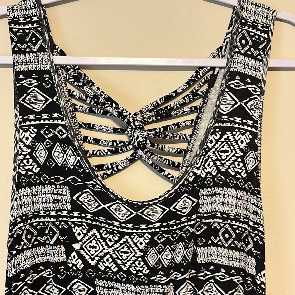 Bobeau maxi dress (NWT) sleeveless, scoop neck, Black & white, sz small
